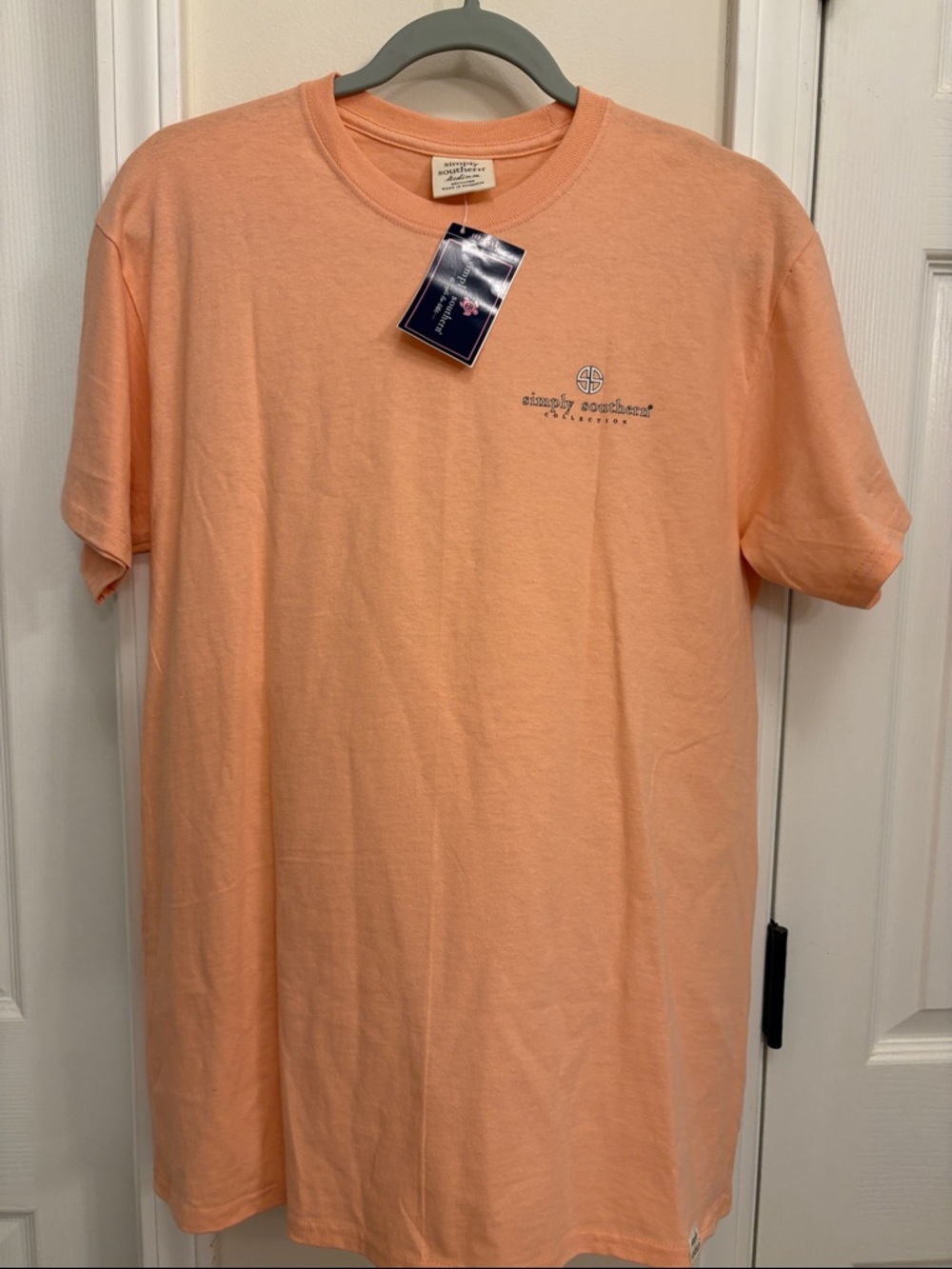NWT Simply Southern Women’s Short-Sleeve Tee in Light Peach